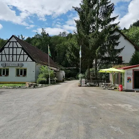 Wohnwagen Bachblick * Schweppenhausen