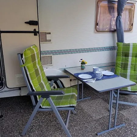 Wohnwagen Bachblick Schweppenhausen